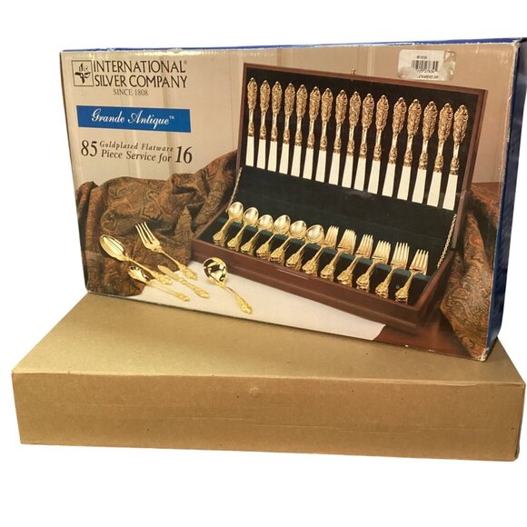 Internal Silver Company Gold Plated 85 pcs Flat Wares Pattern Grande Antique NEW - Picture 13 of 14